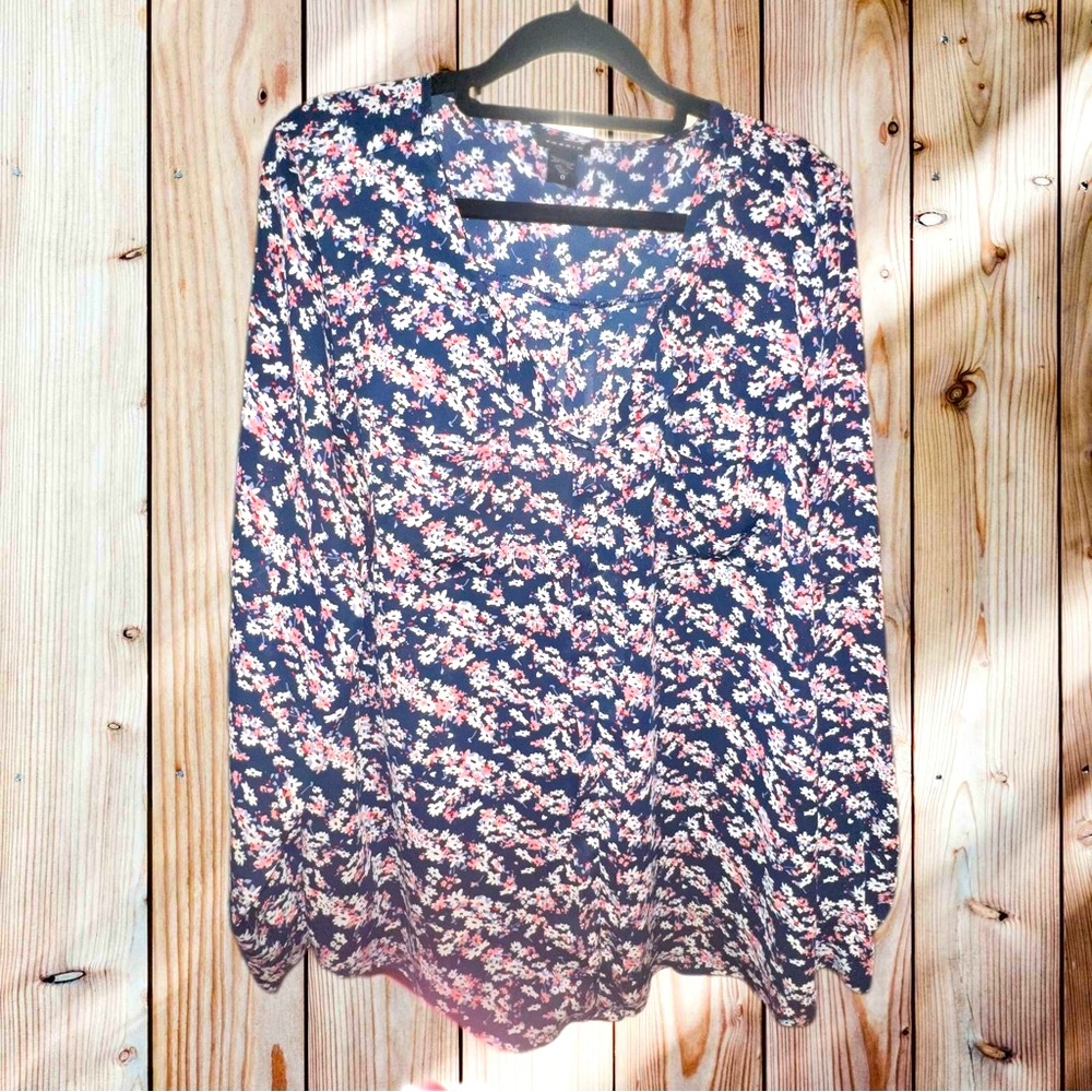 Torrid Floral Harper Blouse. Size 0 - Picture 2 of 7